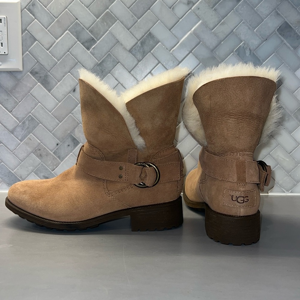 UGG ankle boots size 7. New